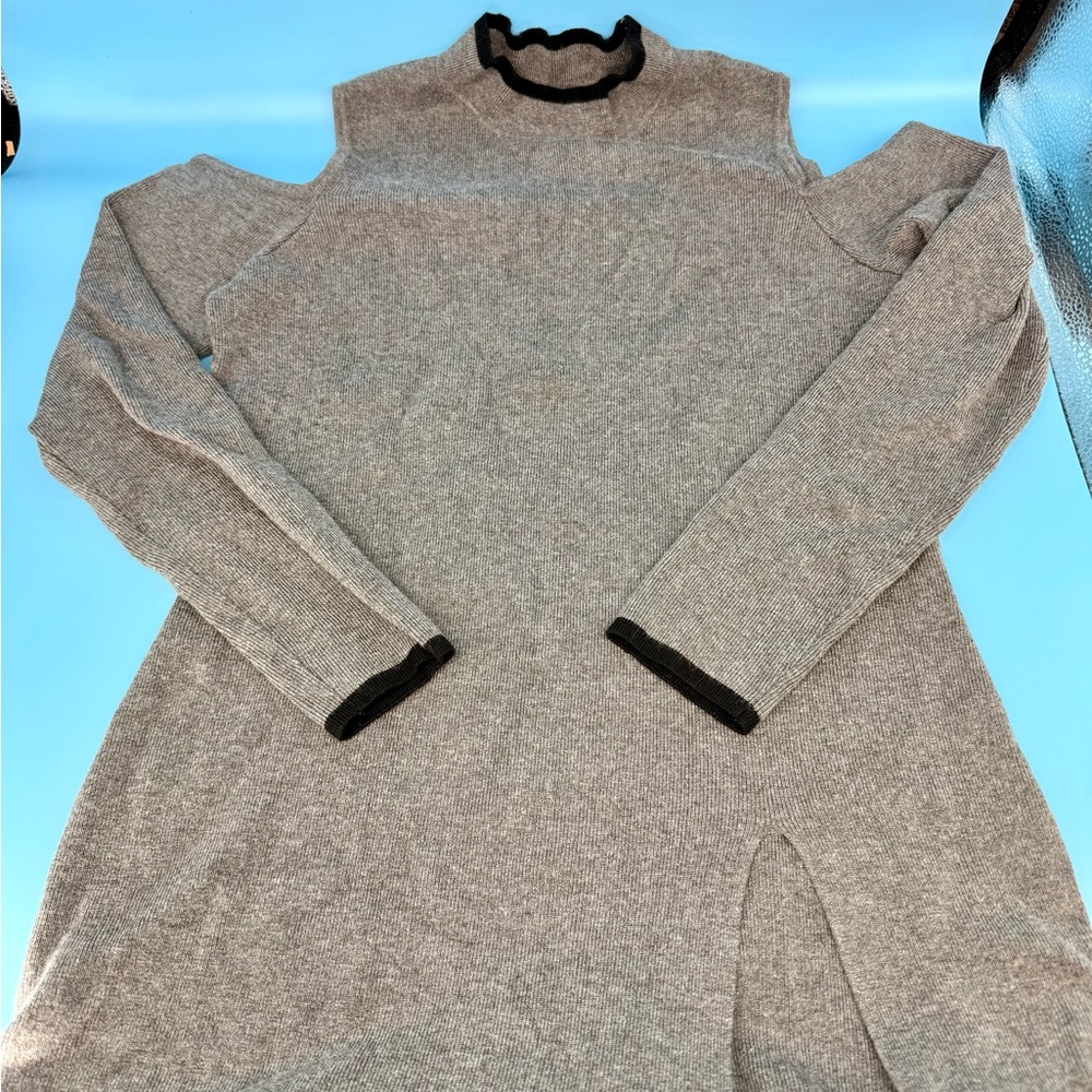 VENUS Gray Sweater with Black Trim